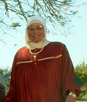 الحاجة نبيلة - شجرة توت